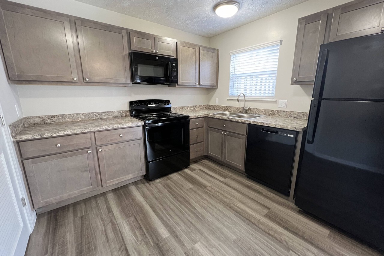 Revere Village Apartments - Photo 4 of 50