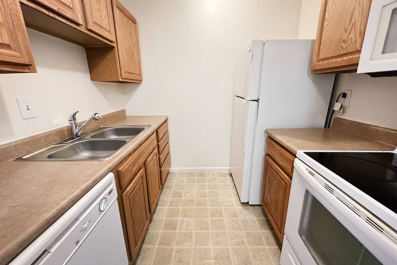 Revere Village Apartments - Photo 5 of 50