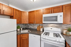 featured image of 1011 New Hope St