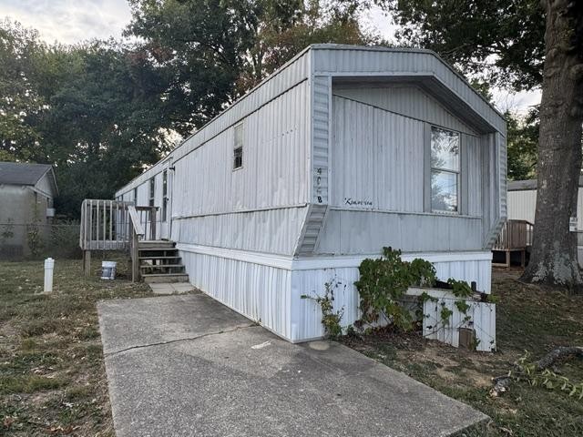 404 Lee St - Photo 2 of 17
