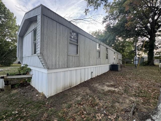 404 Lee St - Photo 3 of 17