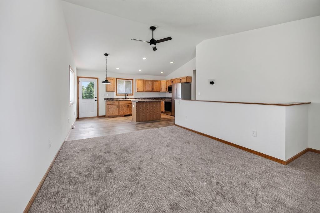 641 Angel Ct - Photo 4 of 12