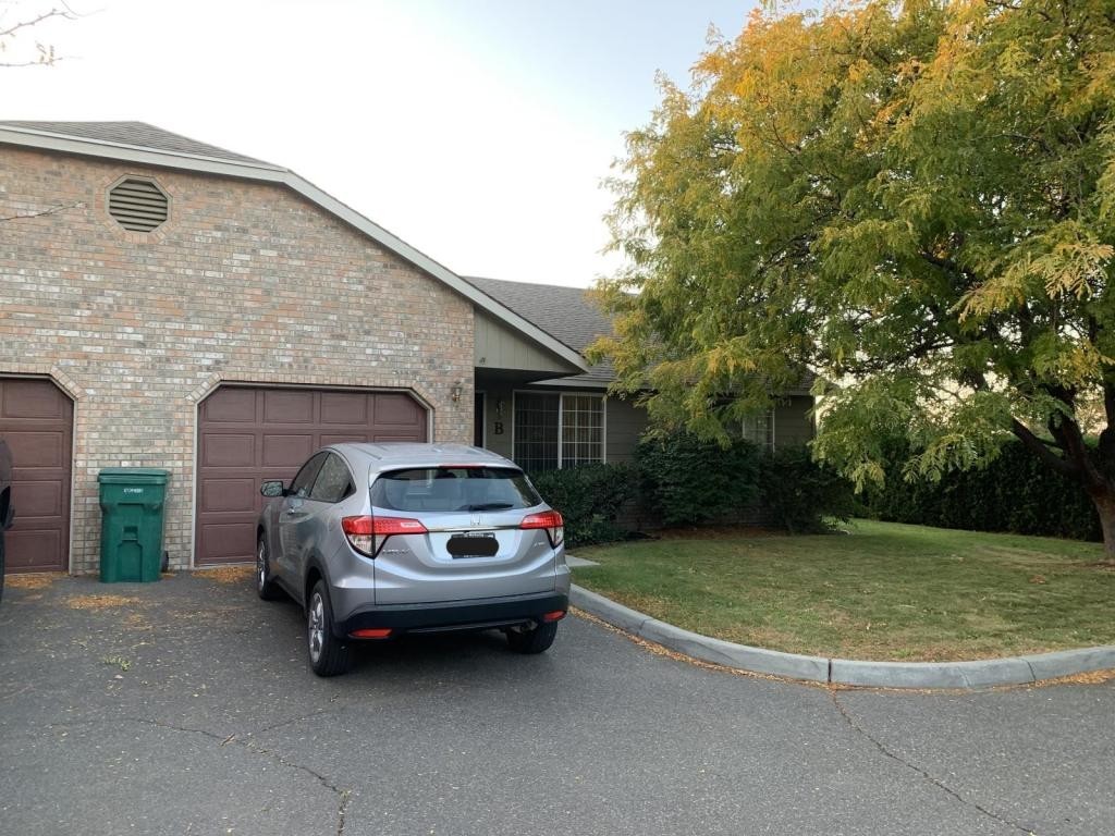 630 N Arthur St - Photo 2 of 11