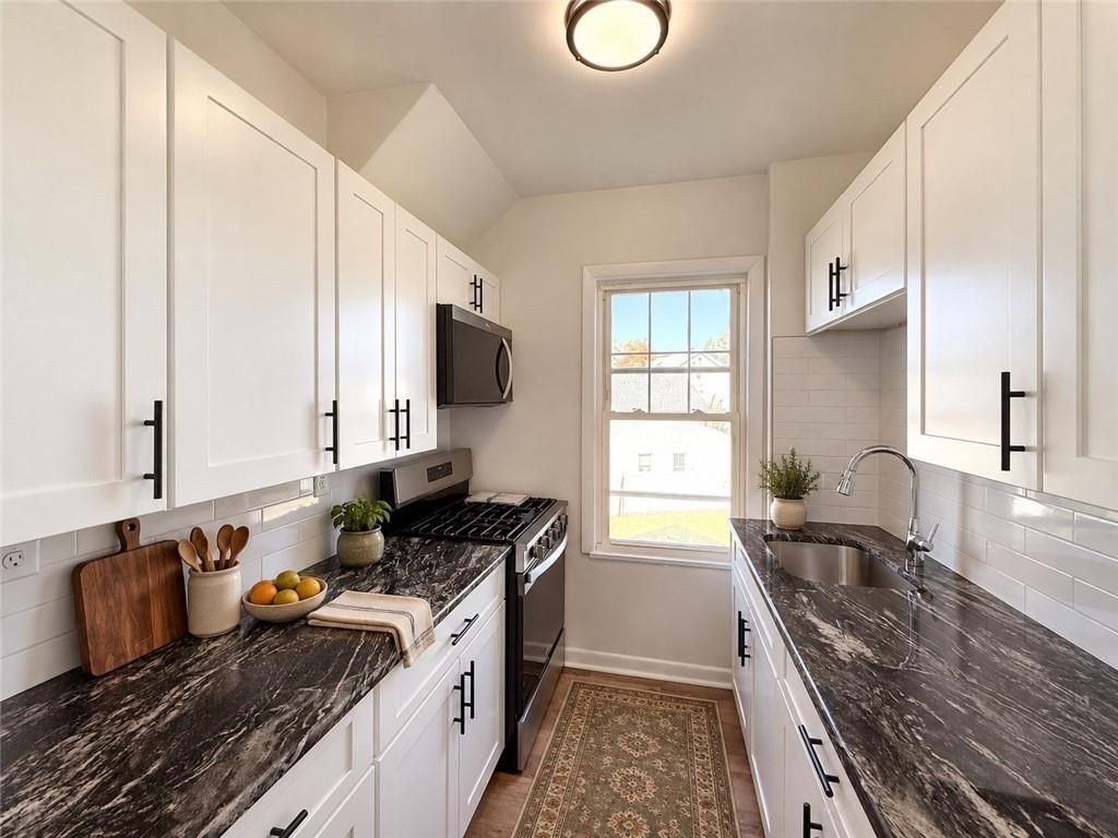 66 Japonica St - Photo 4 of 12