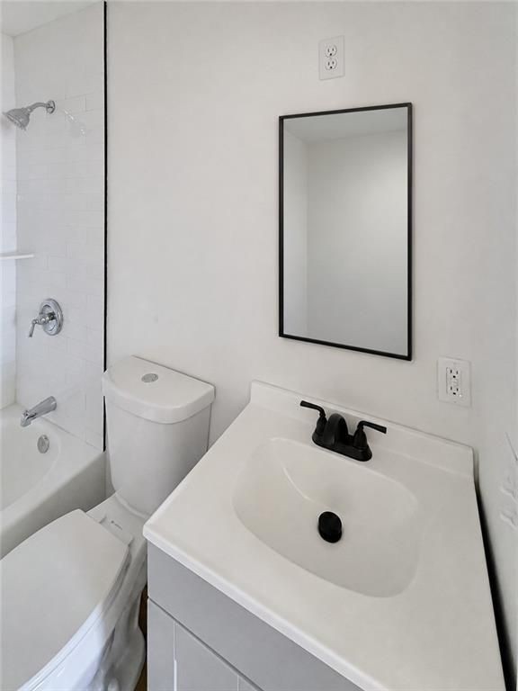 66 Japonica St - Photo 7 of 12