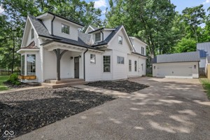 featured image of 122 E 32nd St