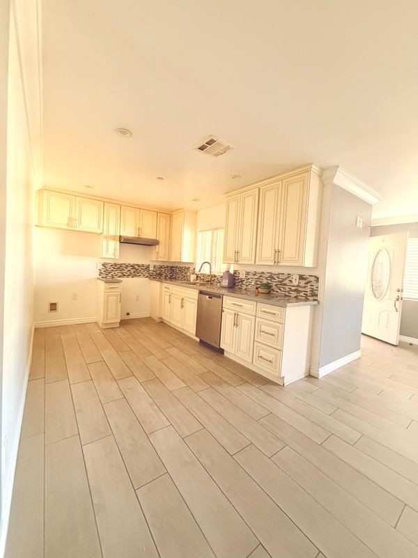 575 E Hyde Park Blvd ##C - Photo 2 of 10