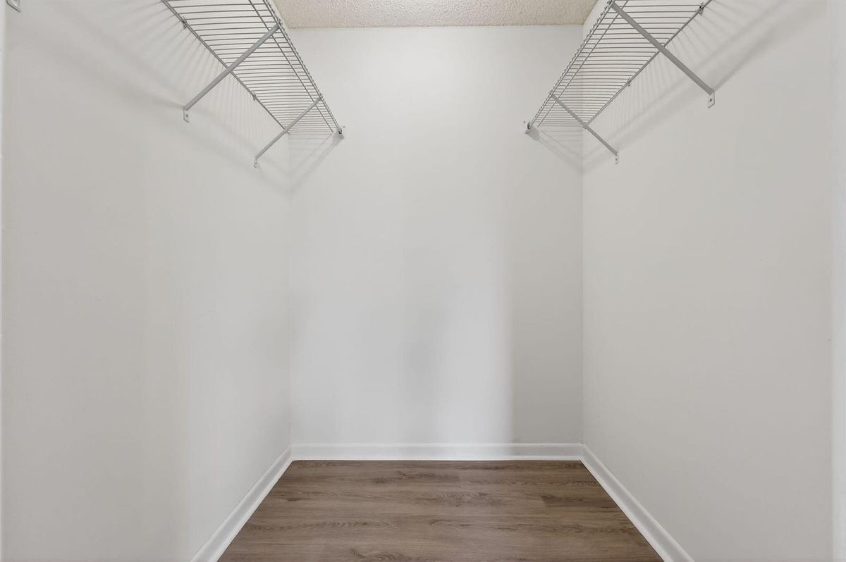 4983 Nw 95th Ave - Photo 5 of 18
