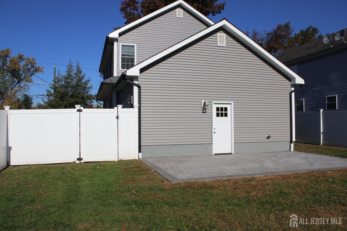 800 Drake Ave - Photo 6 of 8