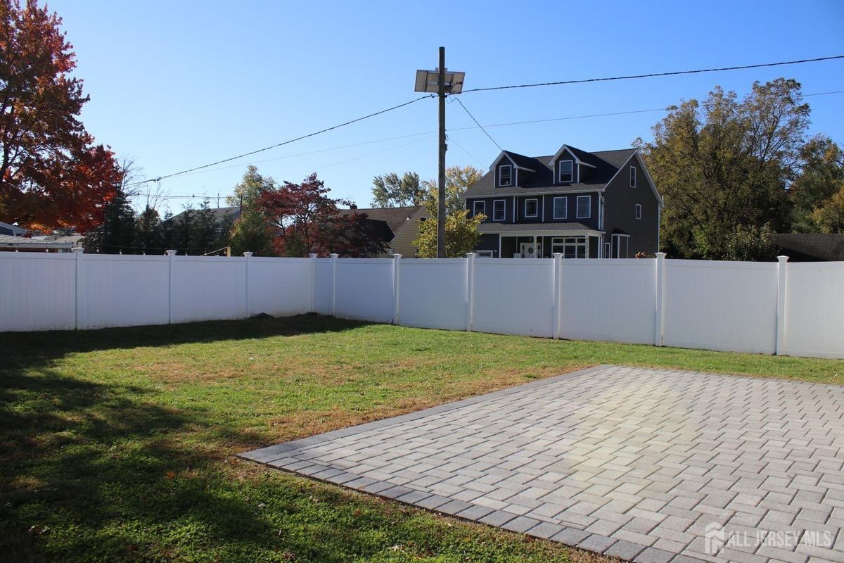 800 Drake Ave - Photo 7 of 8
