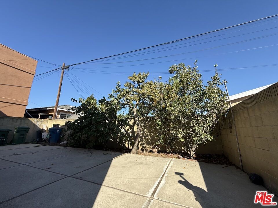 4547 W 166th St - Photo 3 of 17
