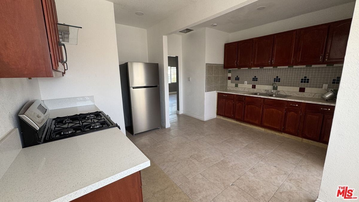 924 S Sunol Dr ##1/2 - Photo 4 of 7