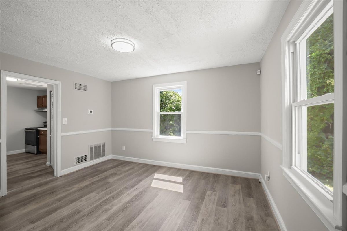 7520 Burgess Ln - Photo 5 of 20