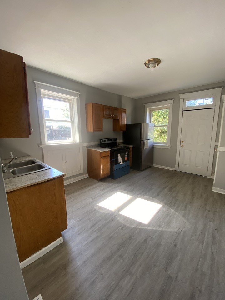 3945 Oregon Ave - Photo 4 of 14
