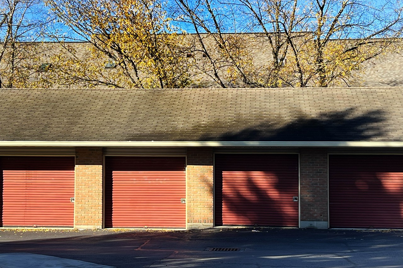 Greenlawn Arbors Apartments - Photo 6 of 36