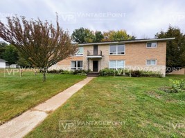 featured image of 781 Thompson St #4