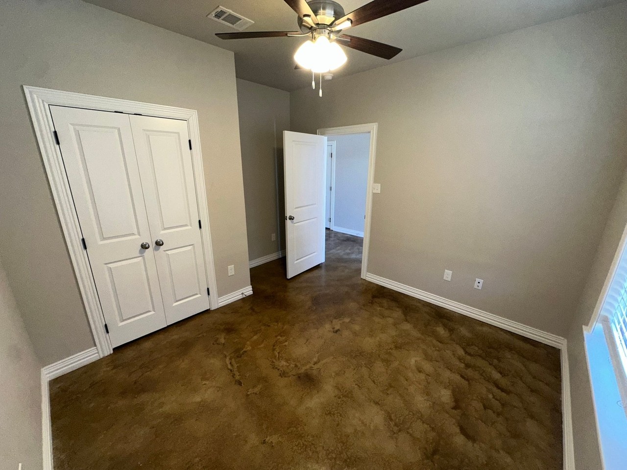 2407 Briar Hollow Dr - Photo 6 of 16