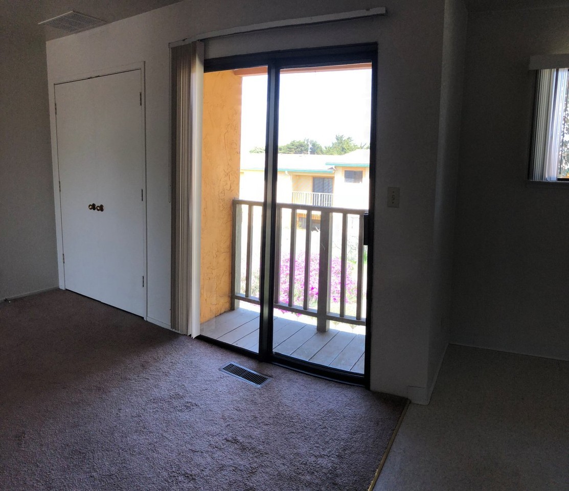 Del Monte Blvd.  (3306) Marina Cypress (MC) - Photo 4 of 18