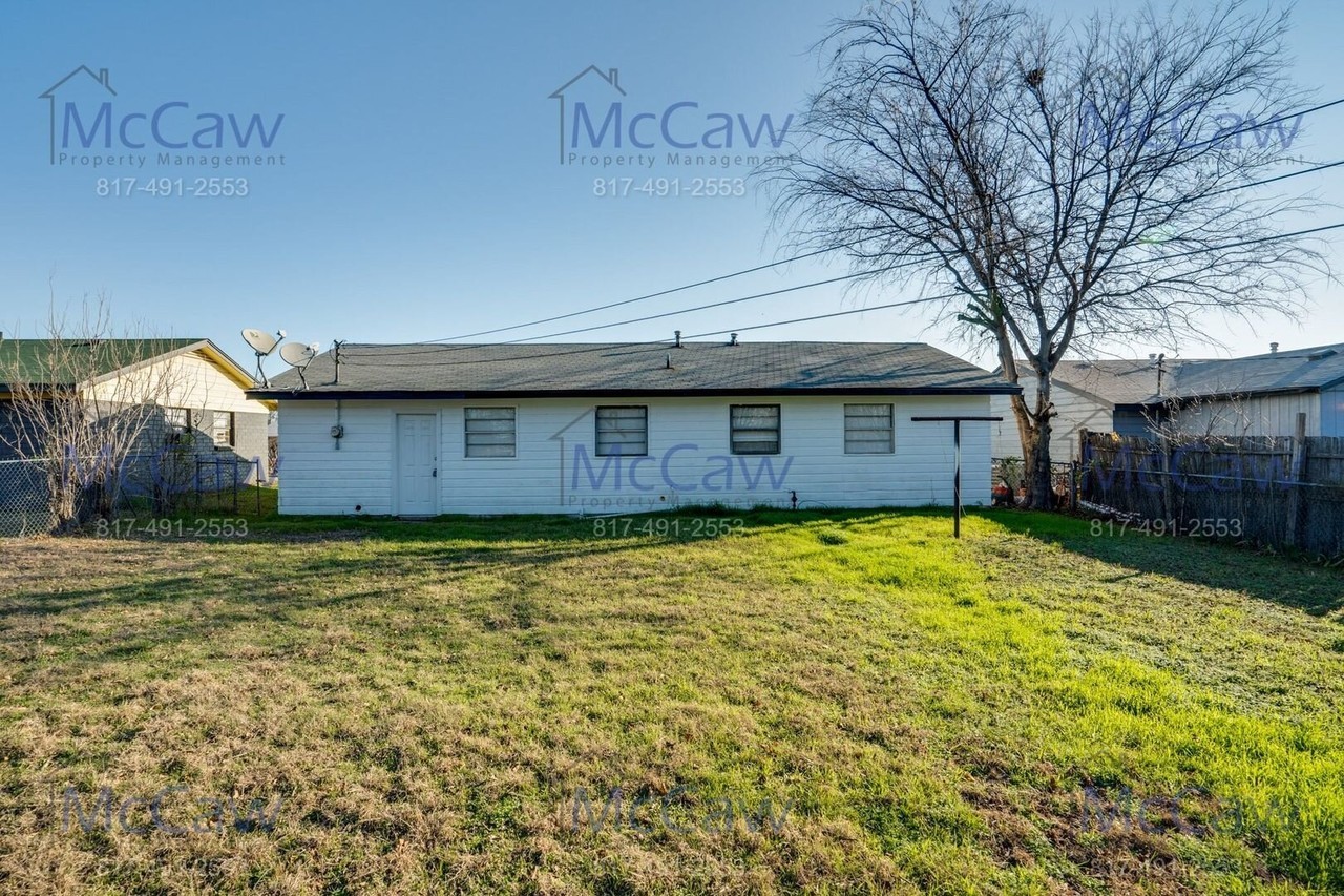 1506 Grayfox Pl - Photo 2 of 17