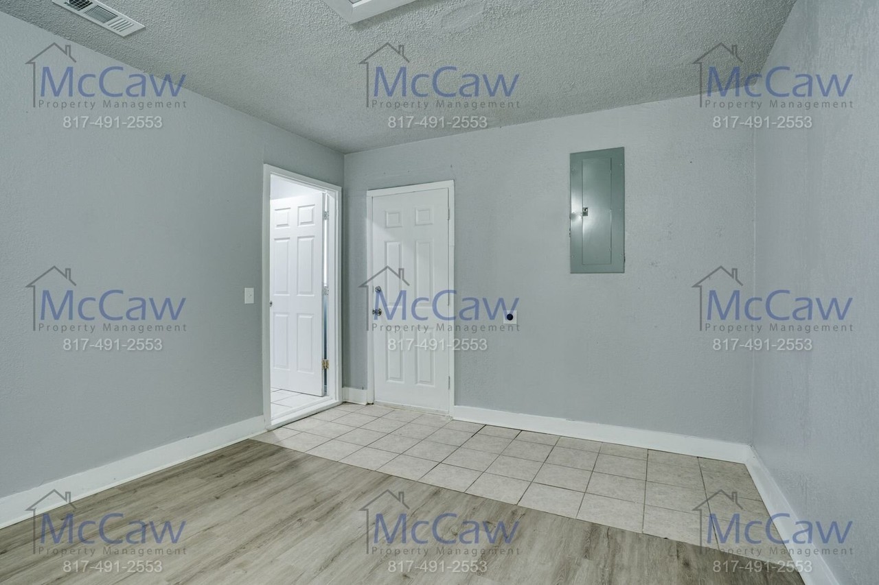 1506 Grayfox Pl - Photo 3 of 17