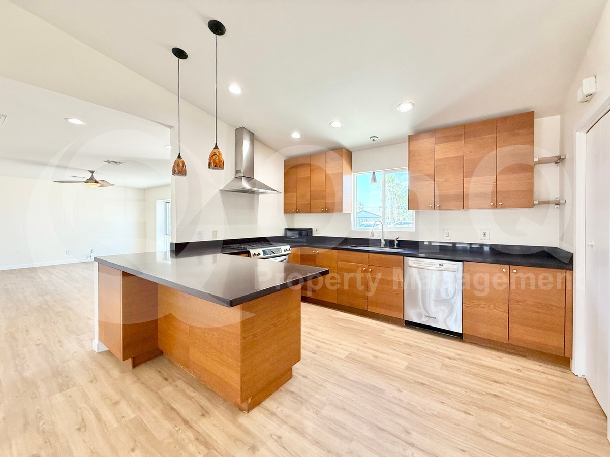 6402 E Holly St - Photo 6 of 20