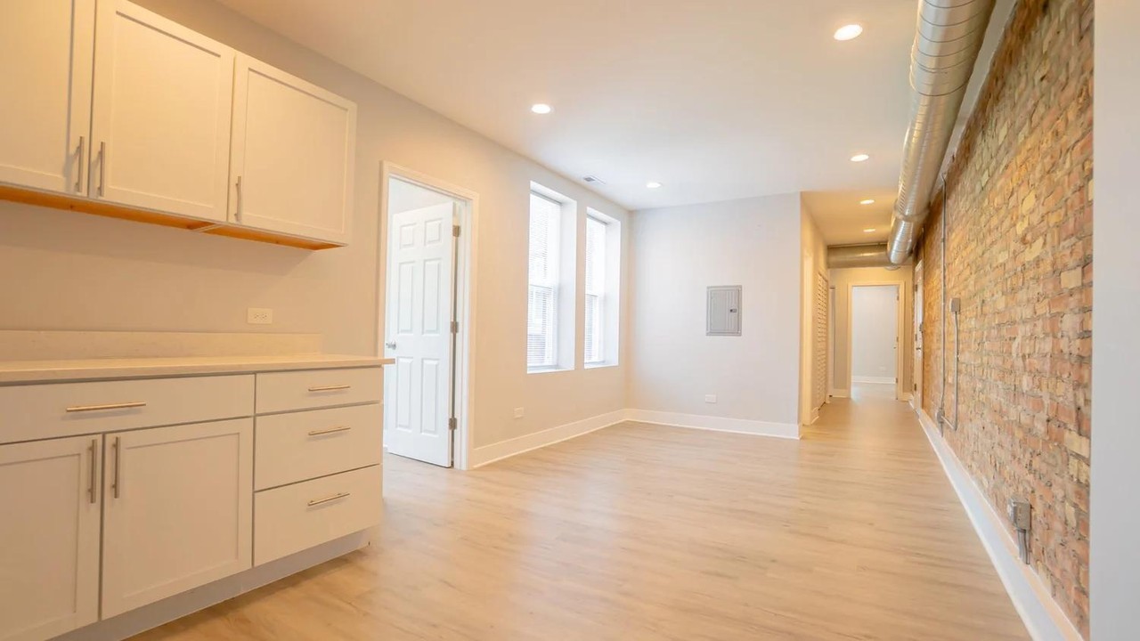 1600 W Wallen Ave #2 - Photo 2 of 13