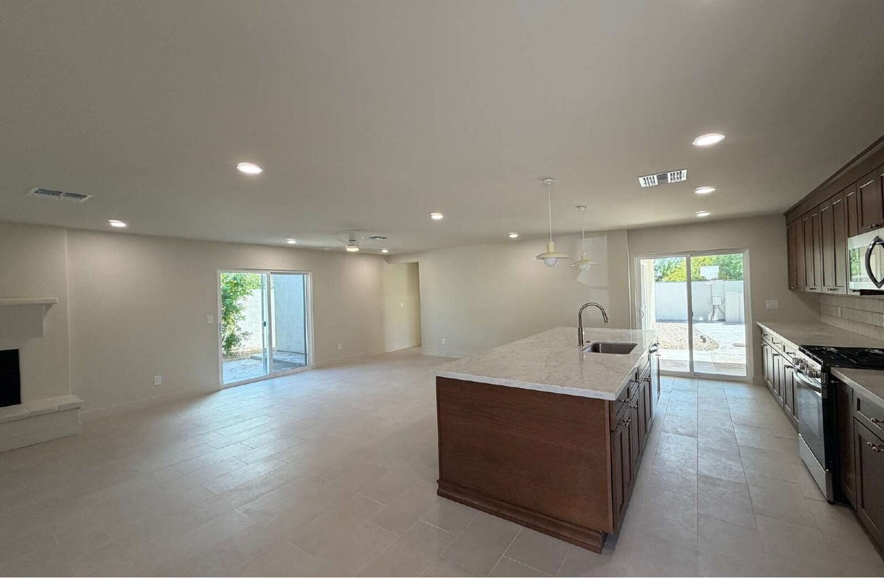507 E Balboa Dr - Photo 2 of 22