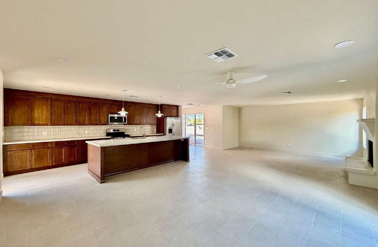 507 E Balboa Dr - Photo 3 of 22
