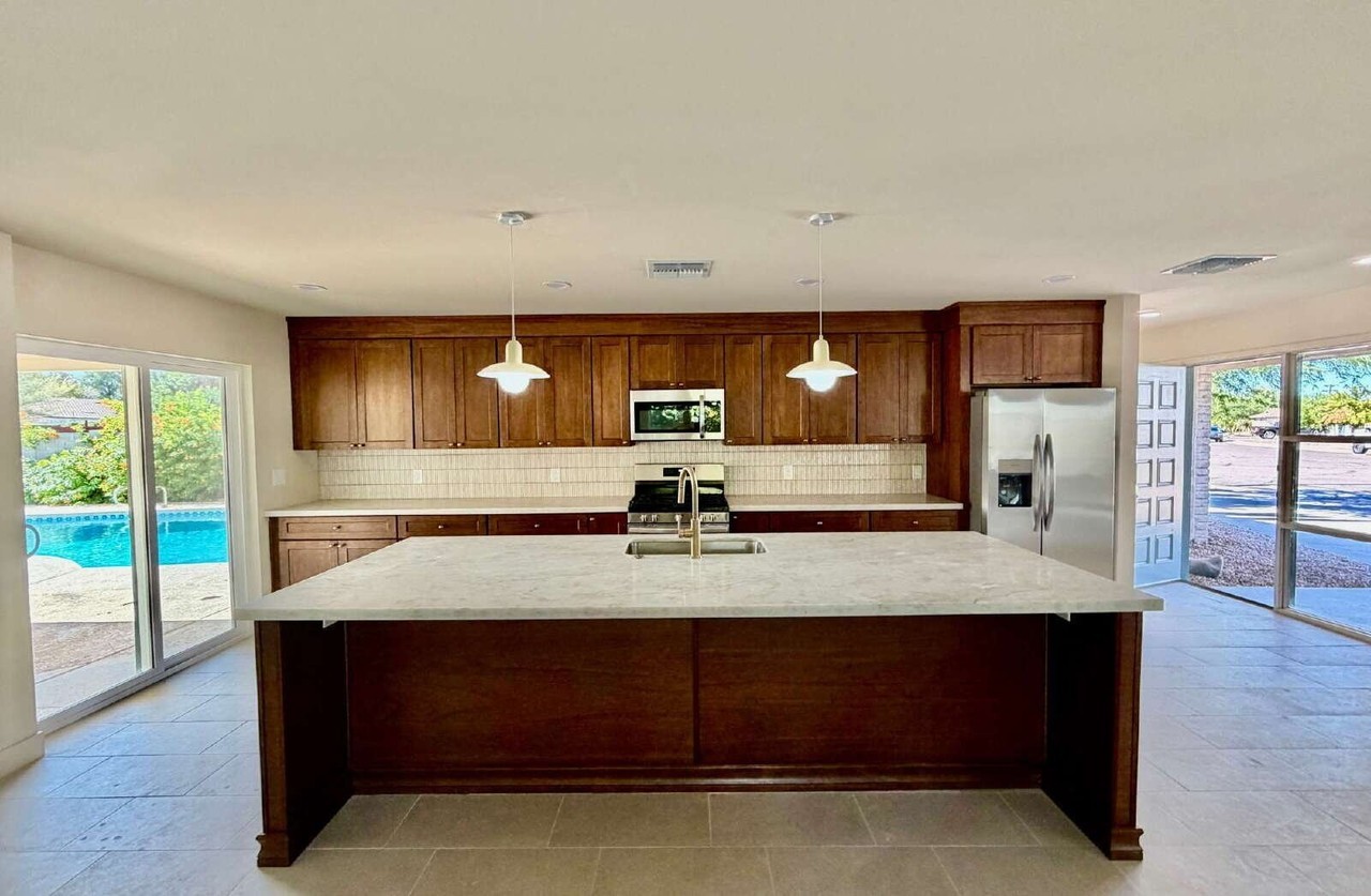 507 E Balboa Dr - Photo 5 of 22