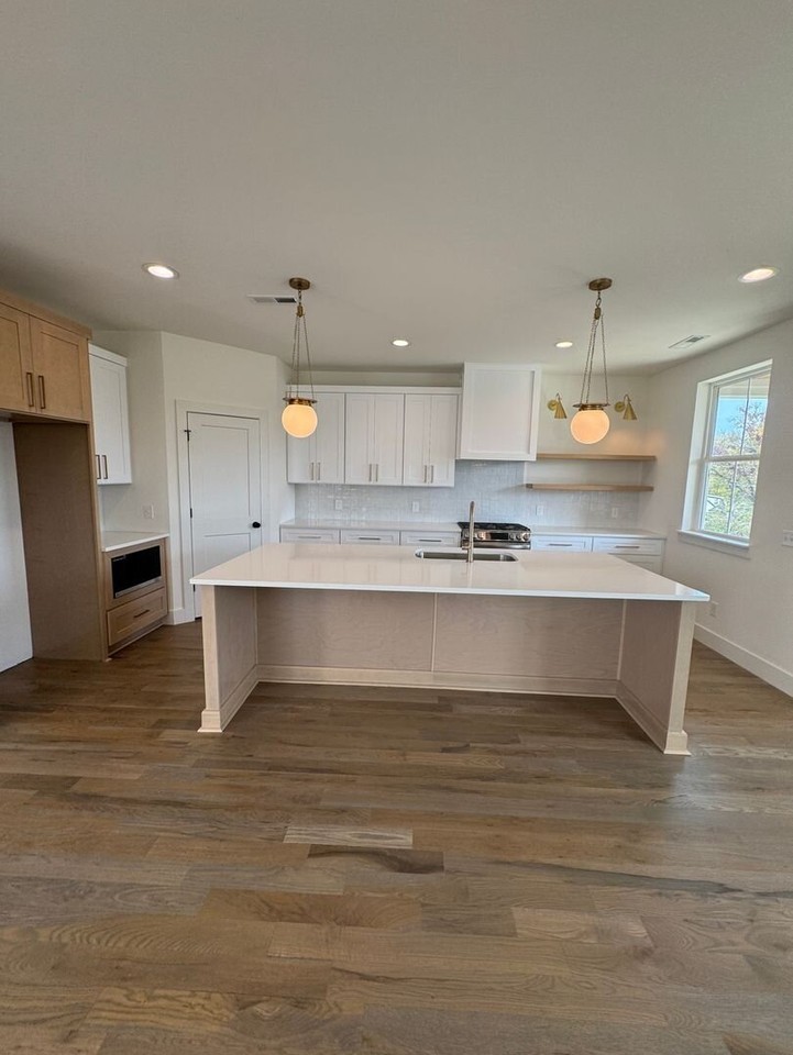 1531 E Stewarts Ln - Photo 5 of 33