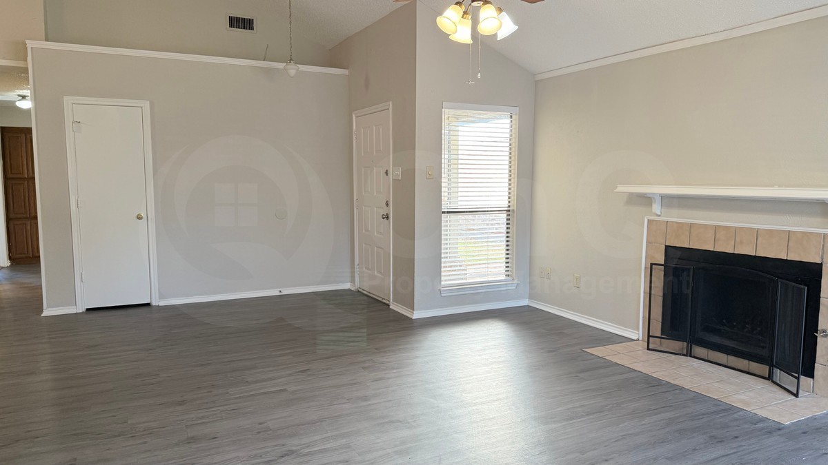 2013 Avignon Dr - Photo 5 of 28