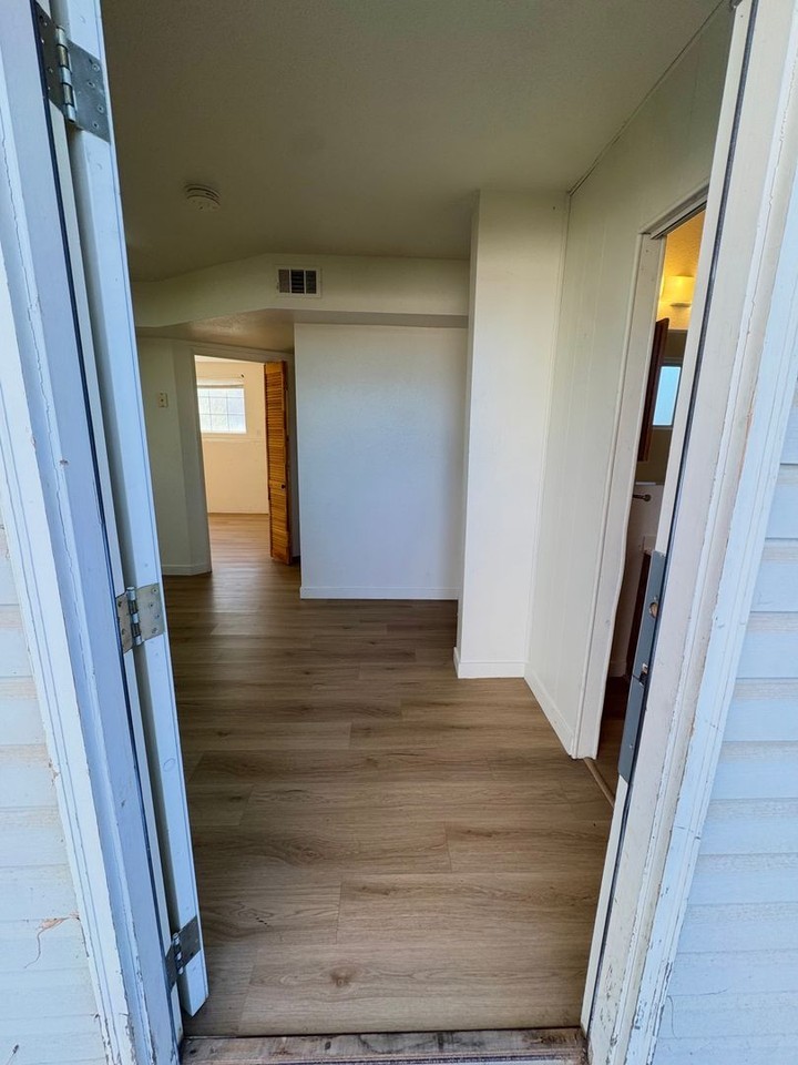 1201 S 860 W - Photo 2 of 14