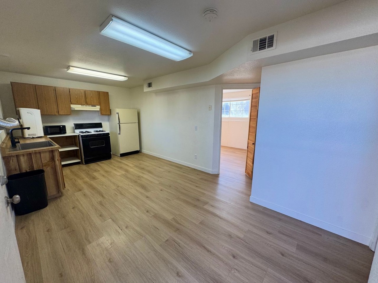 1201 S 860 W - Photo 3 of 14