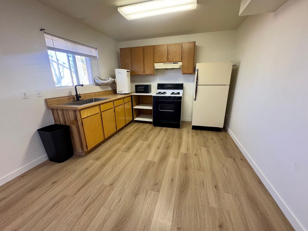 1201 S 860 W - Photo 5 of 14