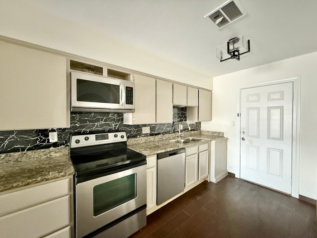 8413 E Coronado Rd #1 - Photo 3 of 10