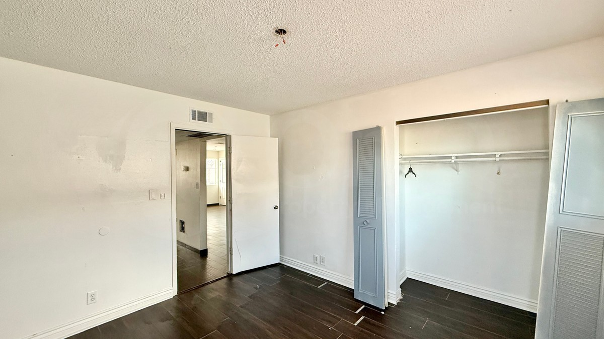 8413 E Coronado Rd #1 - Photo 5 of 10