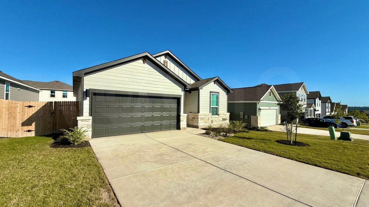 1205 Lavender Way - Photo 3 of 23