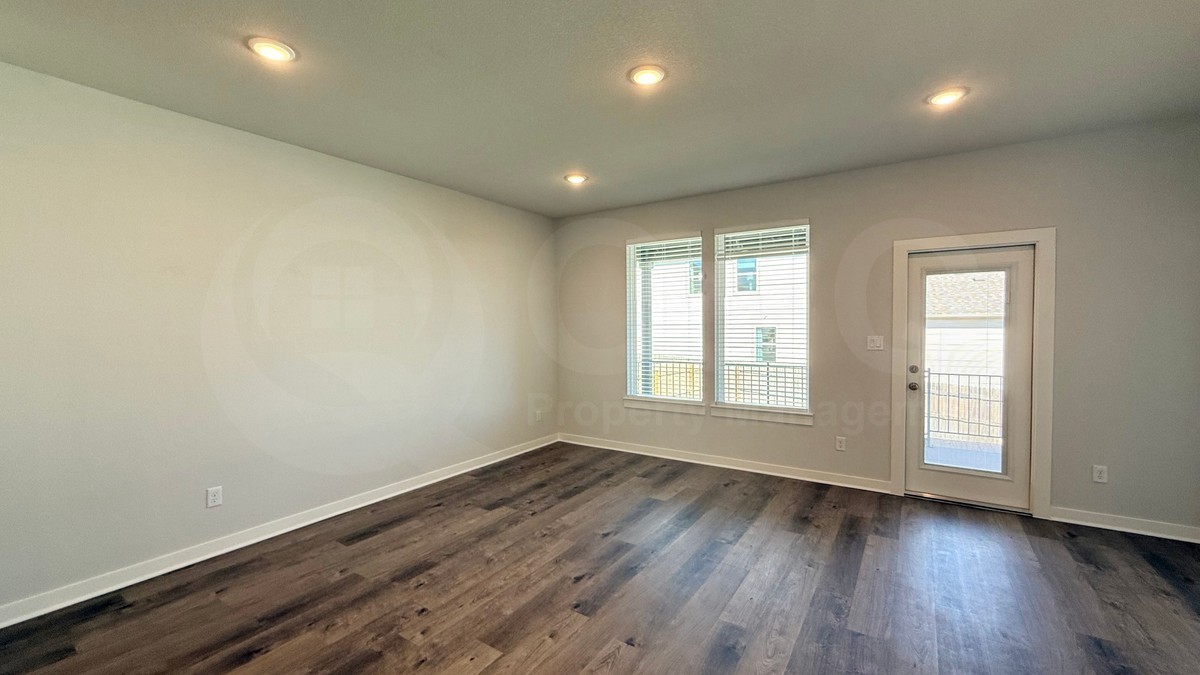 1205 Lavender Way - Photo 4 of 23