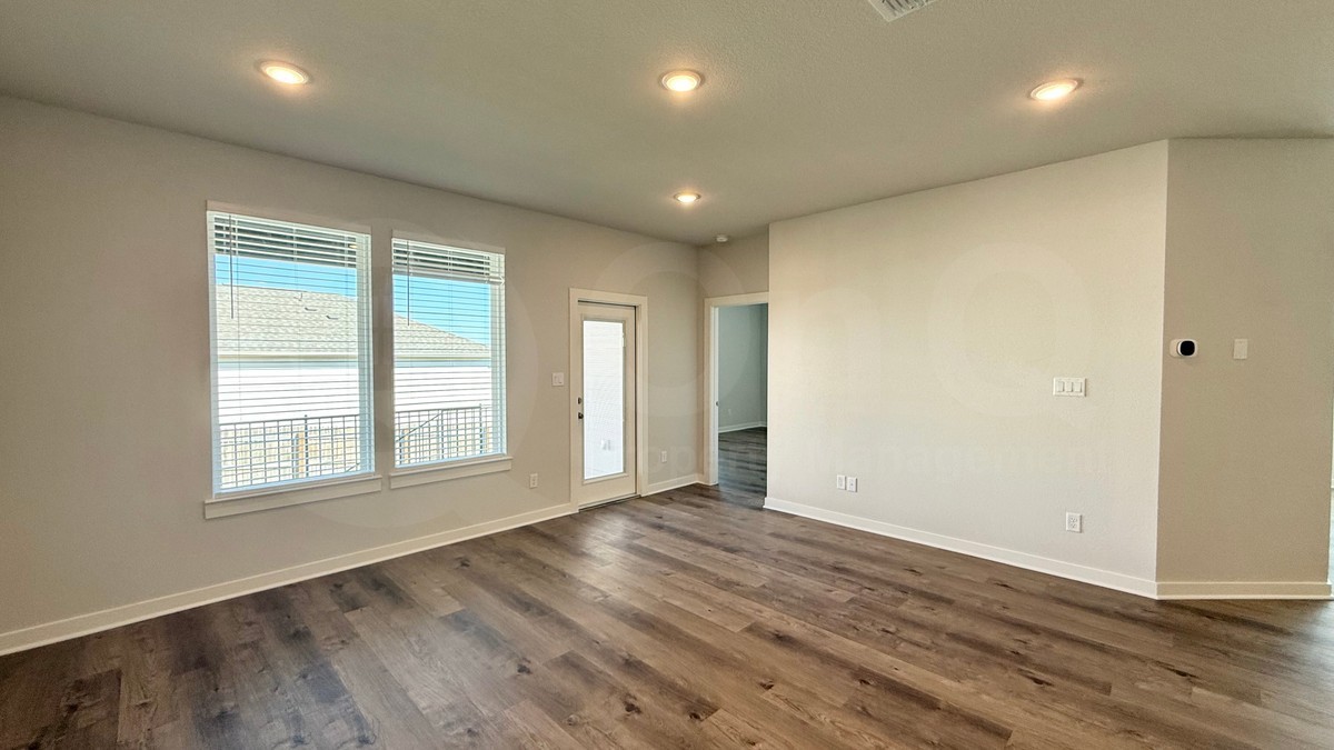 1205 Lavender Way - Photo 5 of 23
