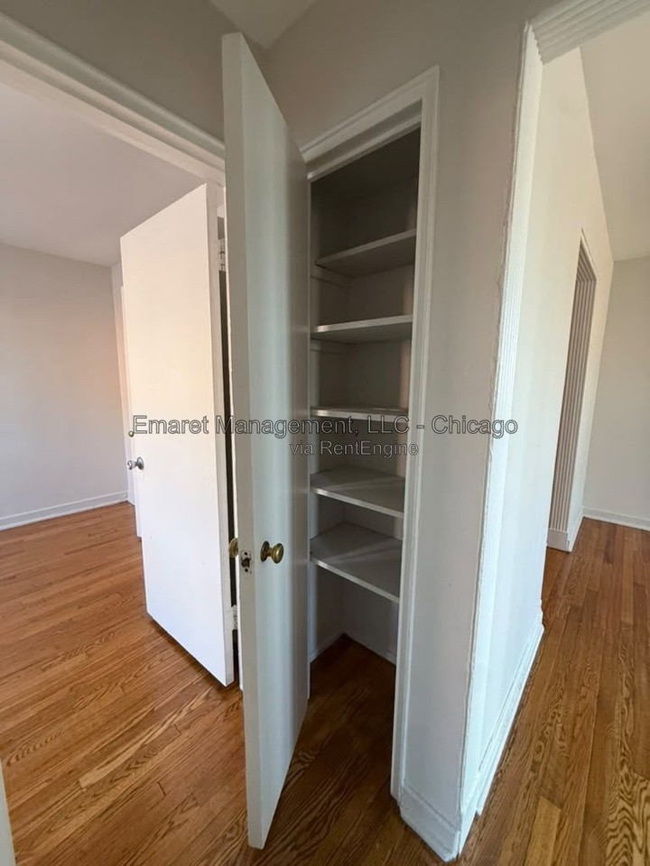 2409 W Berwyn Ave #2B - Photo 7 of 10