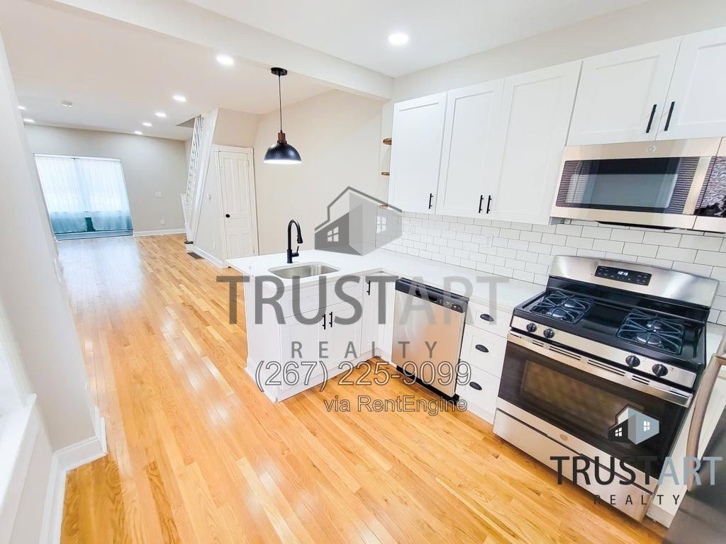 2322 E Clearfield St #1 - Photo 2 of 43