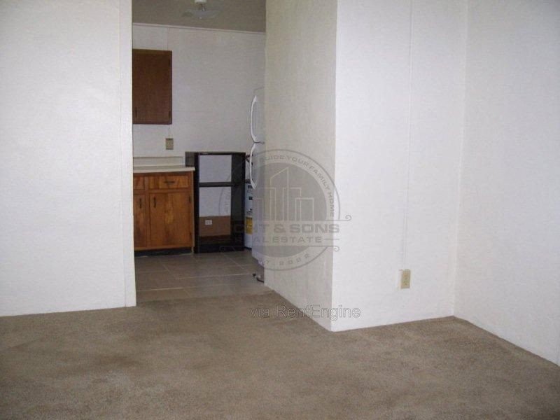 2032 Hollywood Dr #1 - Photo 6 of 9