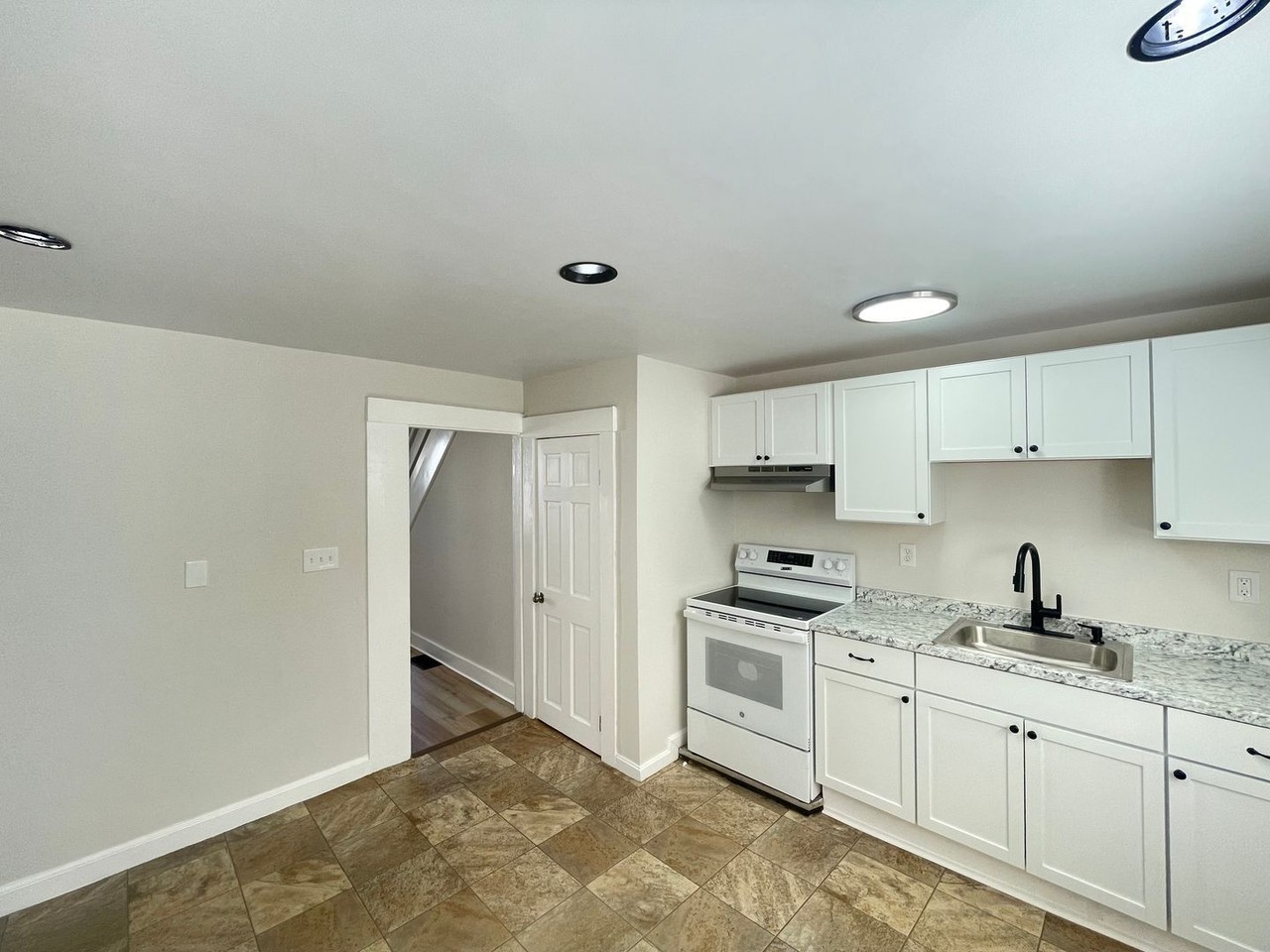 10 Freeman Ct #6