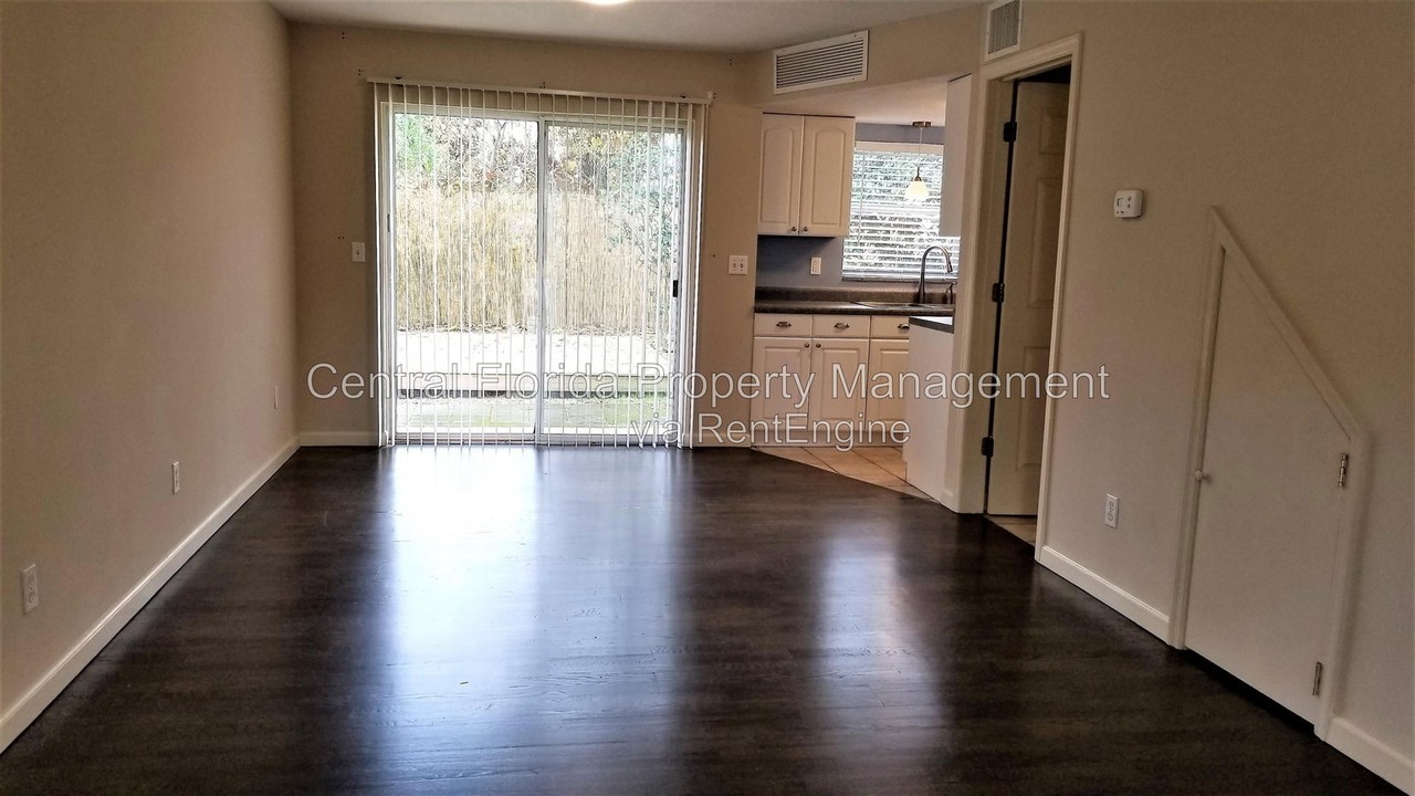 117 Hillside Ave - Photo 3 of 17