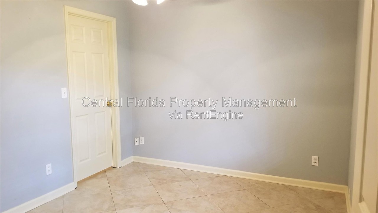 117 Hillside Ave - Photo 7 of 17