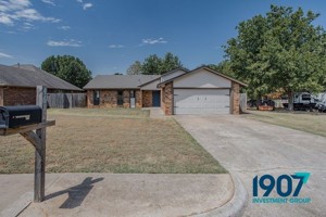 featured image of 4612 Forest Hills Dr