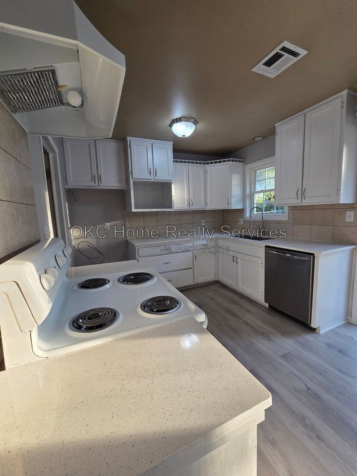 100 S Dallas Ave - Photo 7 of 20