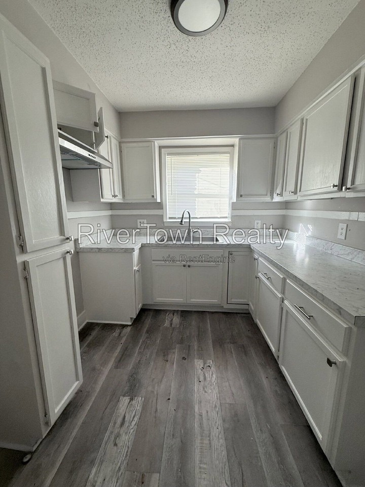 3451 Vanuys Rd - Photo 3 of 9