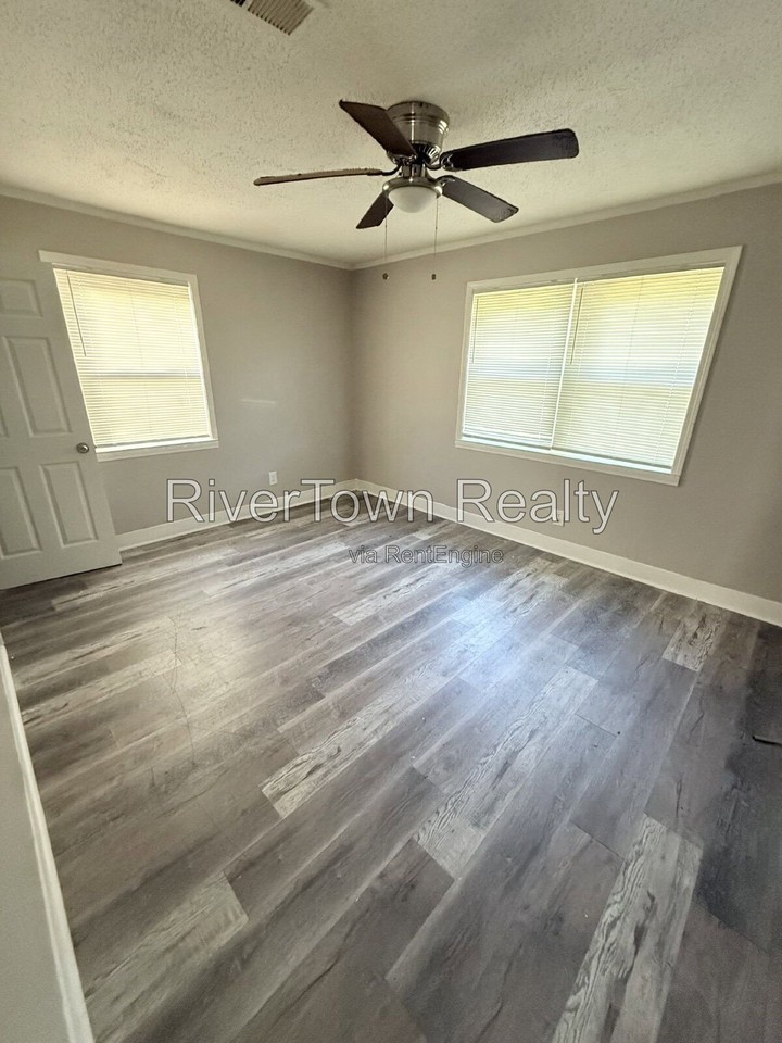 3451 Vanuys Rd - Photo 6 of 9