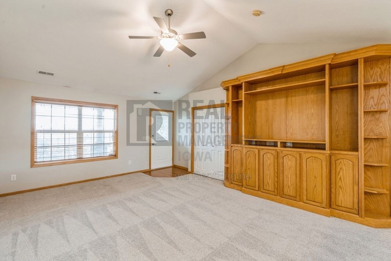 425 W Wright Rd - Photo 2 of 16